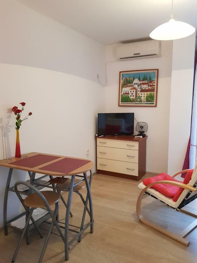 Beach Apartment Ana With Sea View, Balcony, Garden & Bbq, Murter - Dalmatia Εξωτερικό φωτογραφία